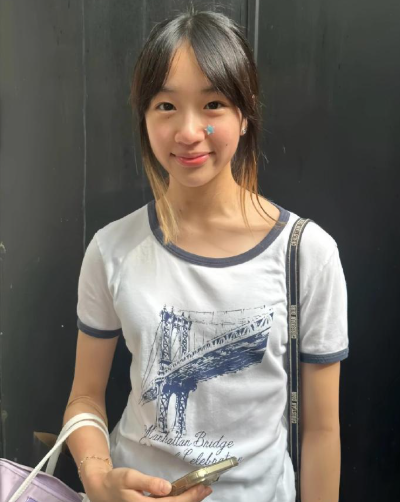 吴尊女儿NeiNei颜值绝了啊！！
一颦一笑都大方温婉，既像爸爸又像妈妈，身材高