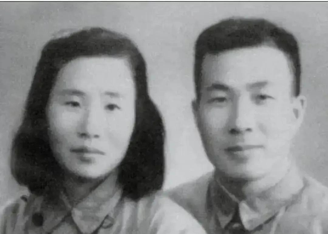 1943年，新四军团长诸葛慎被俘，没多久，日军就放了他，还让他自由活动。诸葛慎自