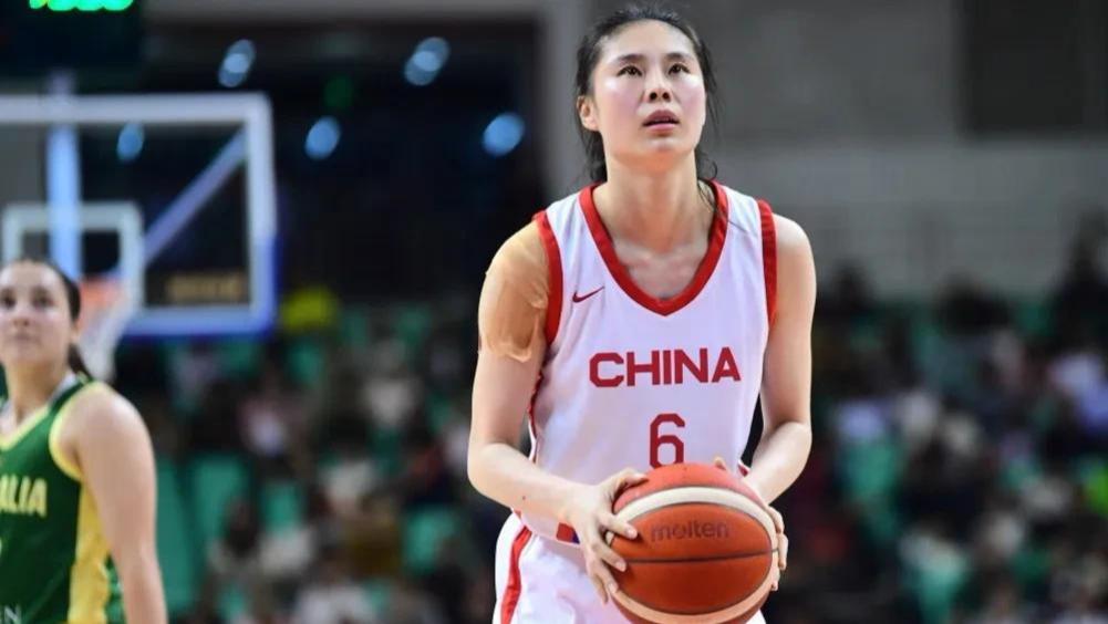 王思雨新动态！4月2日，传来王思雨膝盖伤病消息！