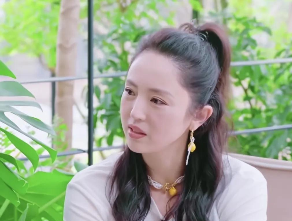 董璇说跟张维伊结婚就是冲动，直言：“就是冲动啊，领证肯定是冲动，然后我觉得他就是