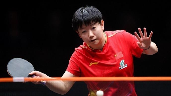 格局！孙颖莎打到晚上10点半还没吃晚饭，接受完角落所有媒体采访再撤