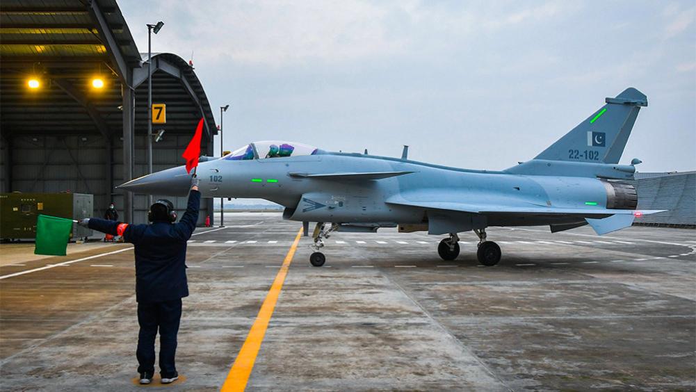 美刊：歼-10C将F-15EX、苏-35挤出印尼的竞争，缺点仍是航程短