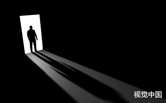 我是林浅，我的双胞胎姐姐失踪的第三个月，我代替她回到了那个“完美”的家。