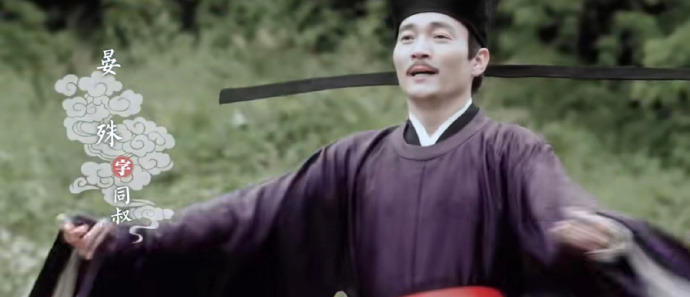 吕秀才”的文人滤镜碎得彻底！一边与离婚诉讼期的律师挽手入酒店，一边陷转移百万茅台