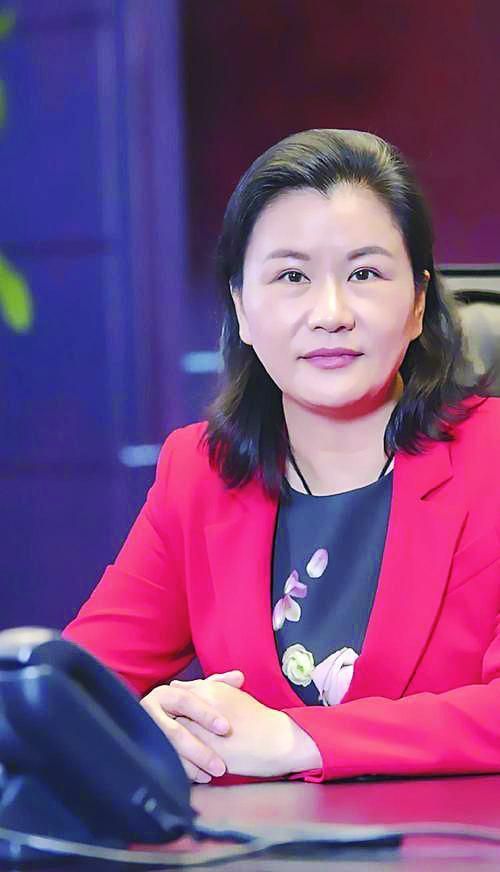 #IPO# 蓝思科技启动“A+H”上市，打工妹上演乌鸡变凤凰。据重庆商报，蓝思科