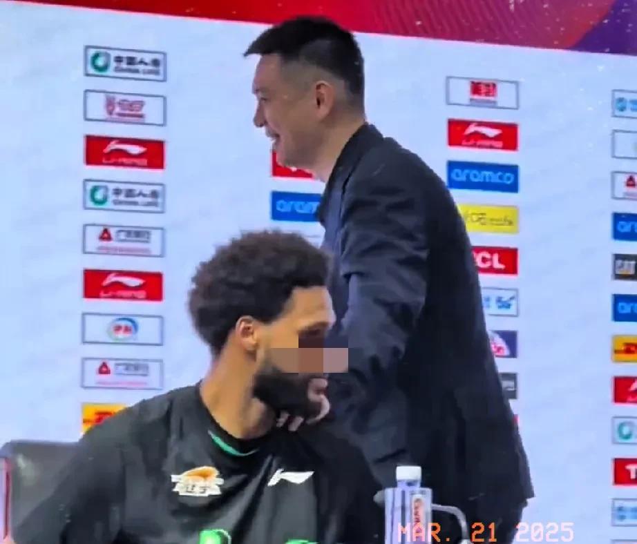 辽宁老乡许利民没能赢，杨鸣指定能赢上海，北京在上海都翻车了，辽宁不容有失，把客场