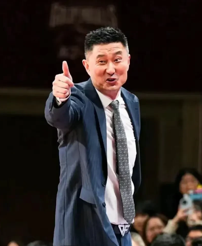 实话实说！现役CBA联赛杜锋最欣赏的五位球员如下:

1.曾凡博

2.杨瀚森