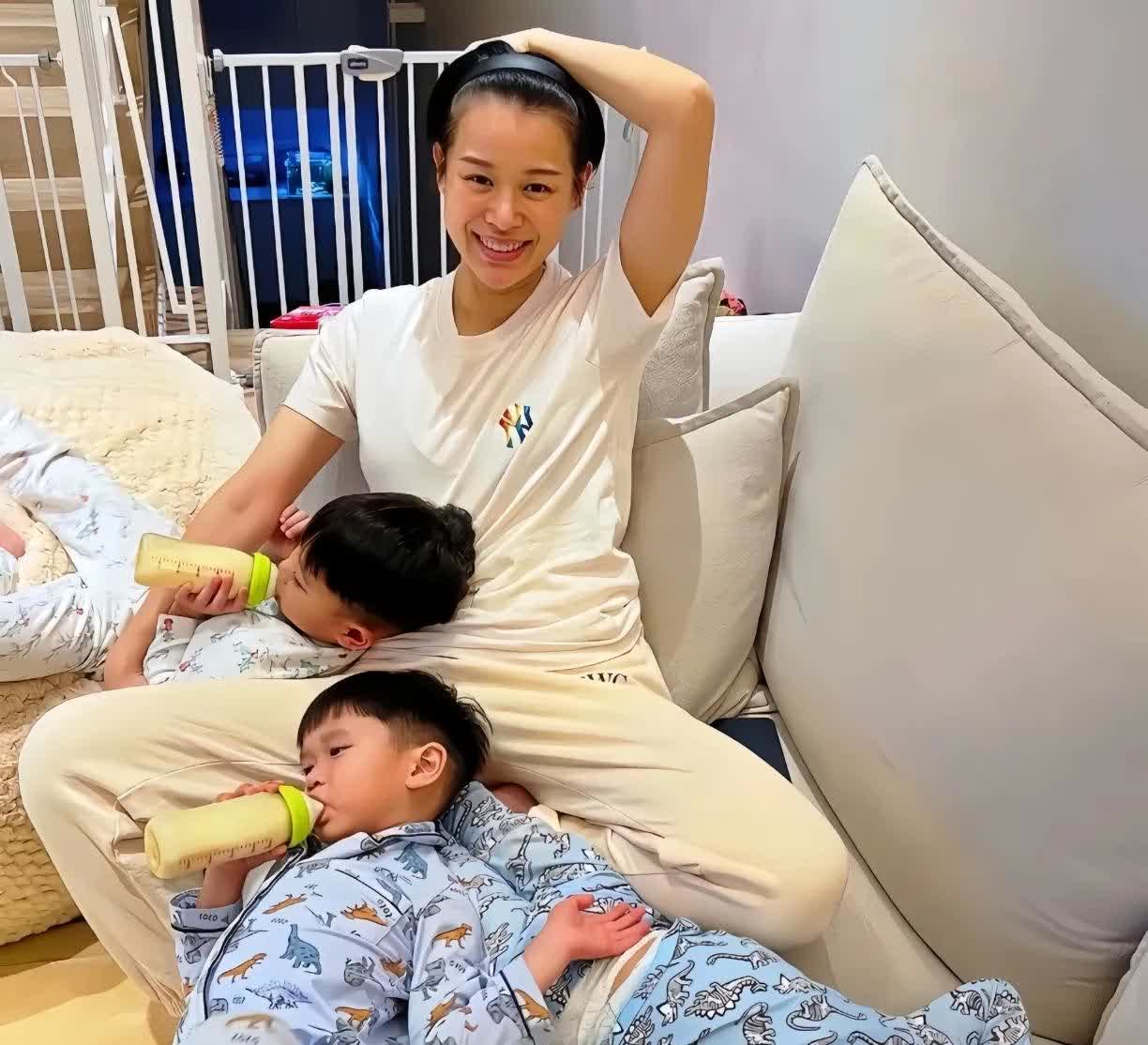 看这张，就知道胡杏儿，为了家庭付出了很多，她曾经可以是熠熠生辉的香港小姐，她的头