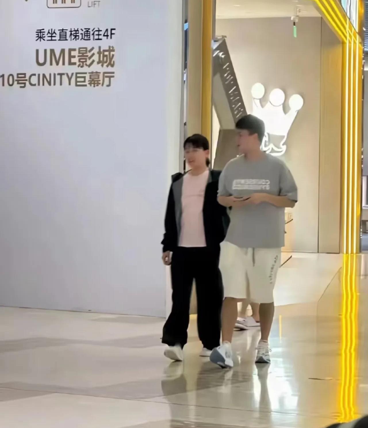 周启豪与陈幸同原来是一对啊，俩人的性格感觉都很好，温温柔柔的。
    人家本身
