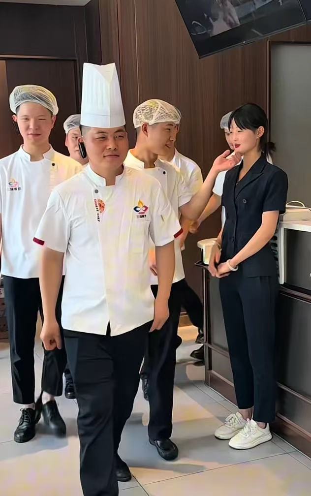 这就是丑人眼里出西施吗？