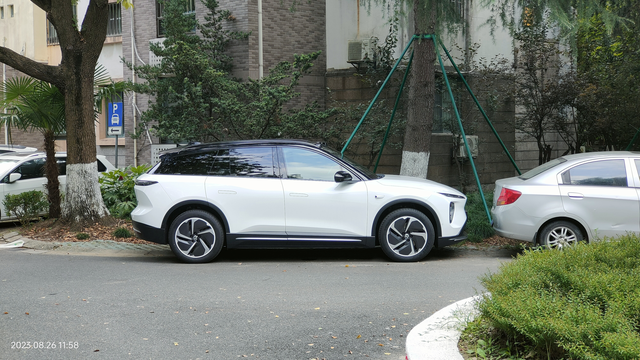 新es6的无线充电什么手机最适用
正好要换手机了，想买一个手机适配新车的无线充电