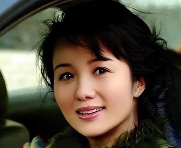 与赵君离婚后，带着儿子嫁给大13岁杜志国，如今的郑卫莉幸福吗?