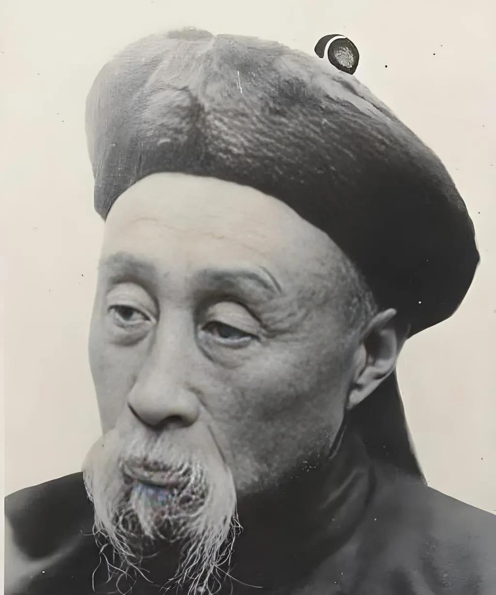 在大清喘息的前两年，清廷仍在令赵尔丰复藏，实际上对土地还是颇为重视的，大面积割让