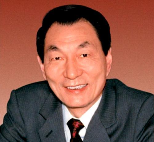 朱镕基的稿费将近一个亿，都用在了哪里呢？
朱镕基共出版了三部书，包括《朱镕基答记