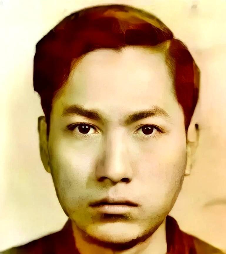 1982年8月15日，著名抗日英雄赵一曼的儿子，在家中自缢身亡。
他叫陈掖贤，是