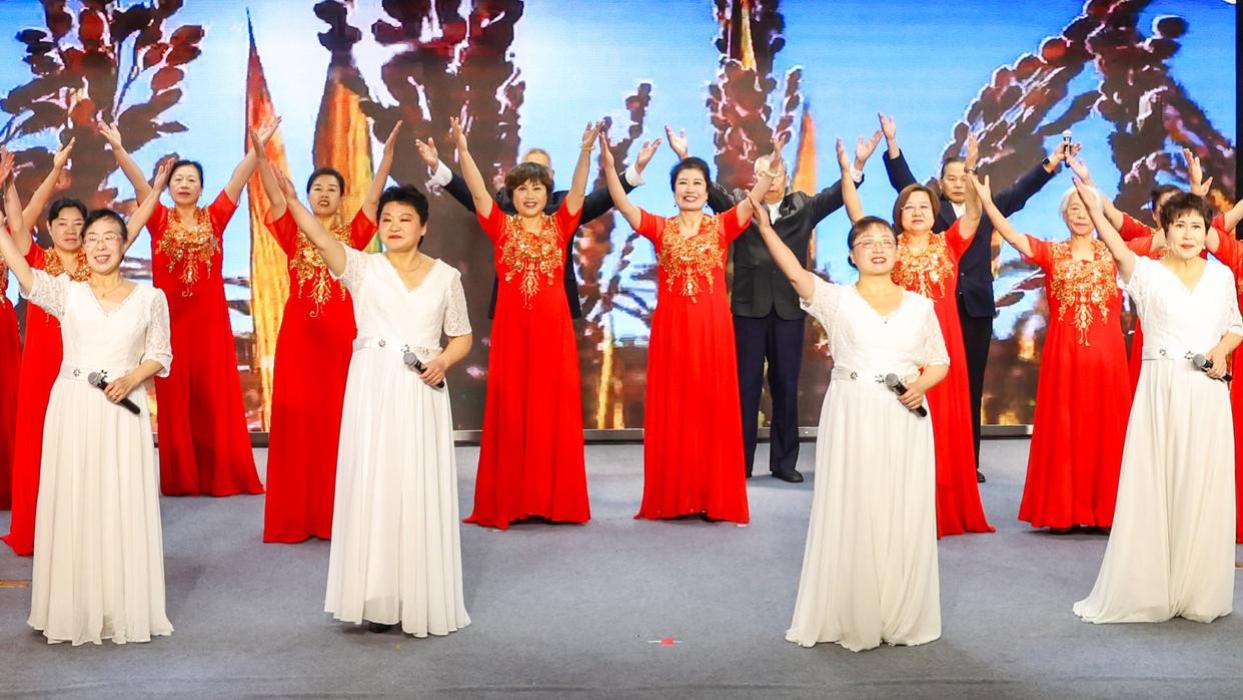 金秋重阳传温情 老工友志愿者以爱之名绘就敬老新画卷