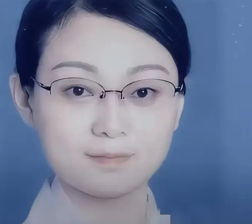 湘雅三医院呼吸科的事，有了新进展。

9名医务人员签了名，举报科主任孟婕。材料里