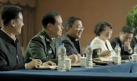身中三枪意味着什么？可能只有祁同伟和这位戎装常委知道，就连祁同伟的亲老师高育良都