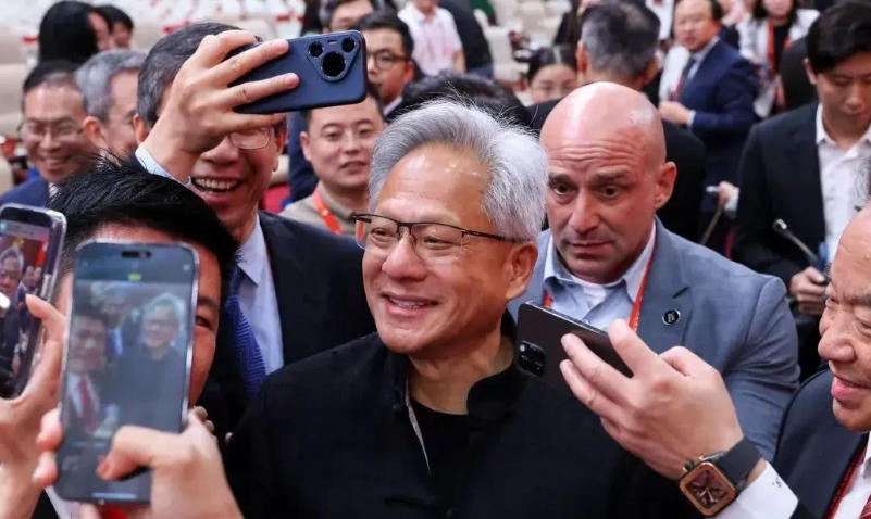 《人民日报》：英伟达你拿出证据来！

原本英伟达老板黄仁勋带着H20芯片高调来了