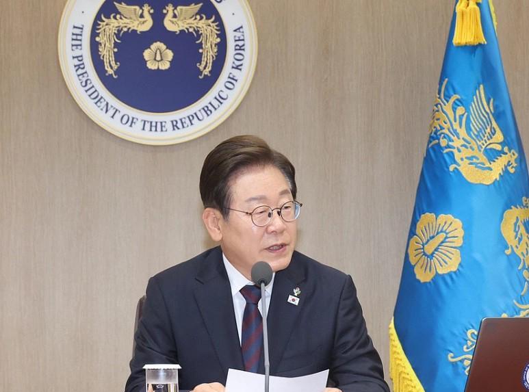 韩国放出风来试探朝鲜，将开通个人赴朝鲜游缓解朝韩紧张关系！
韩国考虑在不违反国际