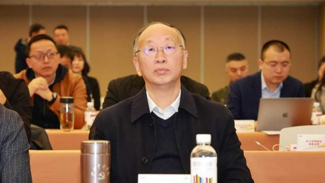 中国白酒营销要从“牛顿思维”转向“量子思维”——在不确定性中重构行业增长逻辑