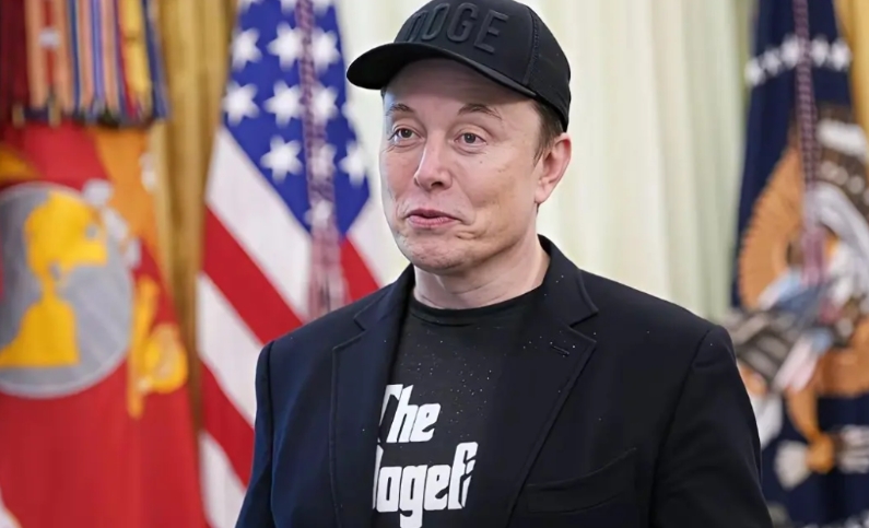 马斯克出来回应了，我收到白宫的邀请了，只是我真的是没有空去啊。
忙项目呢。
但表