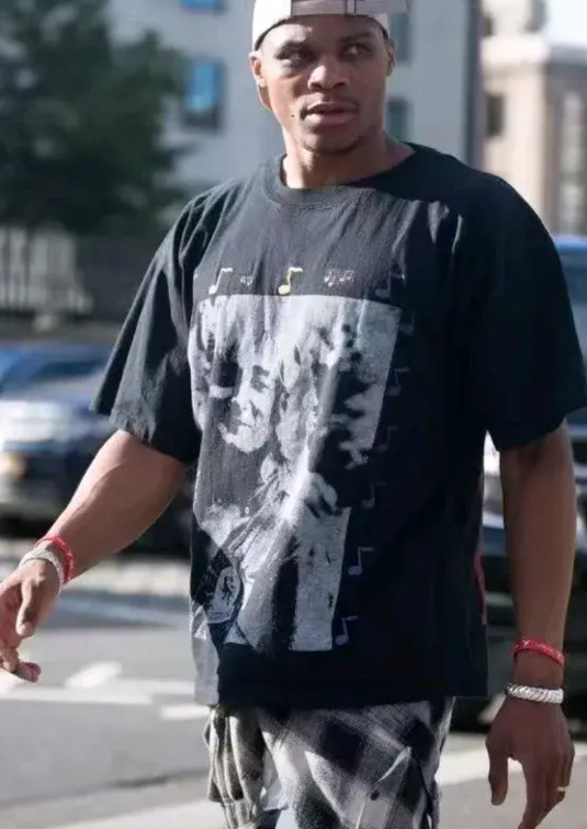 留给威少的时间不多了，心疼少爷3秒钟，自由市场开启半个多月了，威少还是迟迟没有找