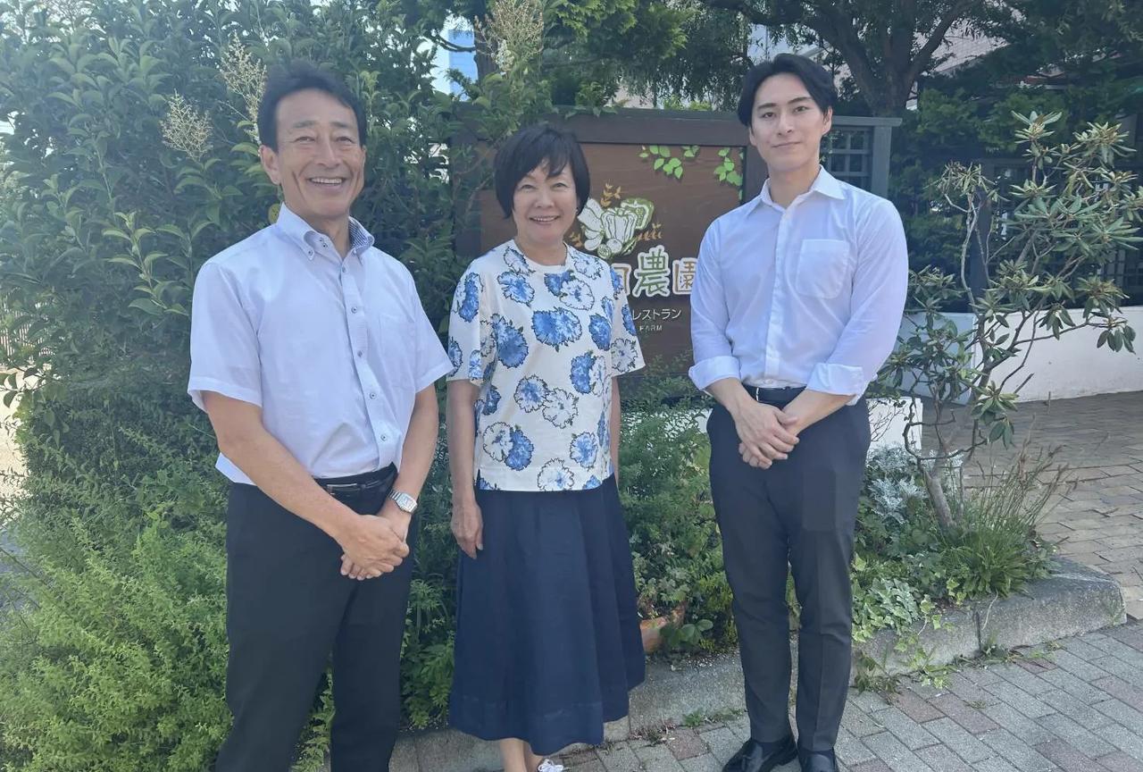 安倍晋三的夫人安倍昭惠在仙台六丁目农场和朋友吃午餐，她说口味柔和的家庭式自助餐非