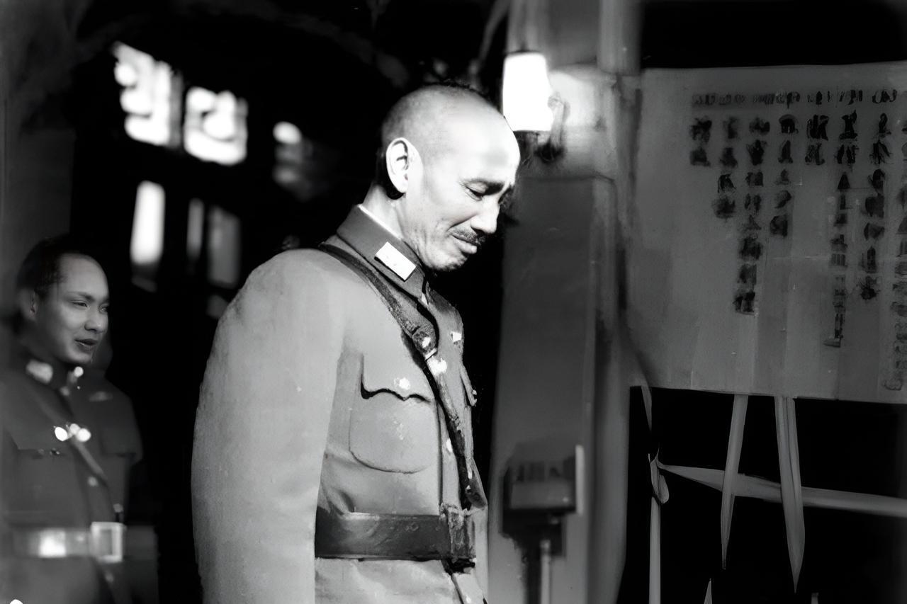 蒋介石为何丢掉大陆？2013年，垂垂老矣的郝柏村在接受记者采访时，谈到这一问题，