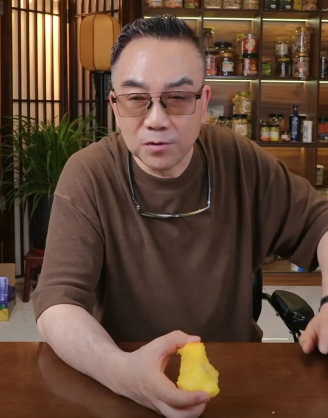杨议：别激我火，你们再说叫我二哥退貂退钱，我今年过年再给我二哥买个貂！杨议自立门