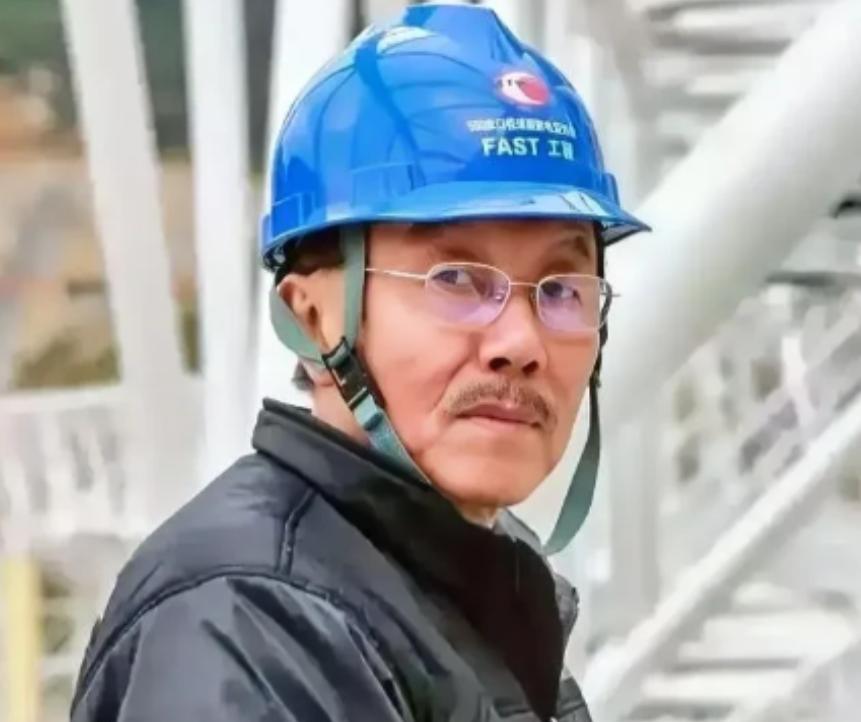 [兔子]照片上这个“农民工”，是欧美惧怕的存在！美国为阻止他研发，将他从国际合作