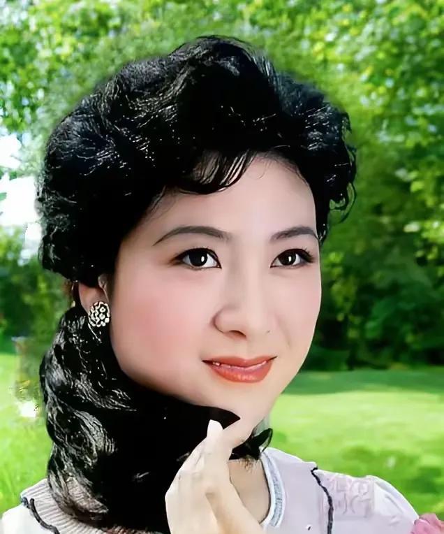 美女治愈一切，80年代的天下第一嫂为名，一生低调，从不操作自己，王老师德高望重，
