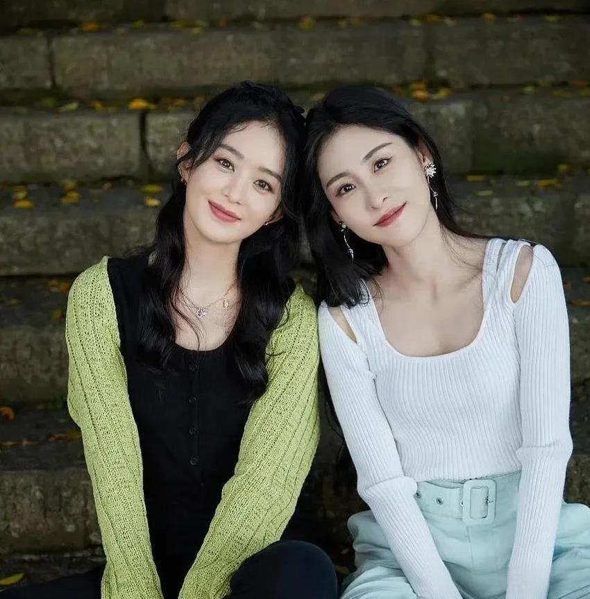 张碧晨说，我和丽颖15年拍《花千骨》认识的，那时候她演女主，我唱插曲《年轮》，按