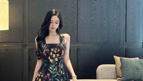 For Fay 黑底印花明艳复古U领收腰显瘦大摆裙女公主风吊带连衣裙