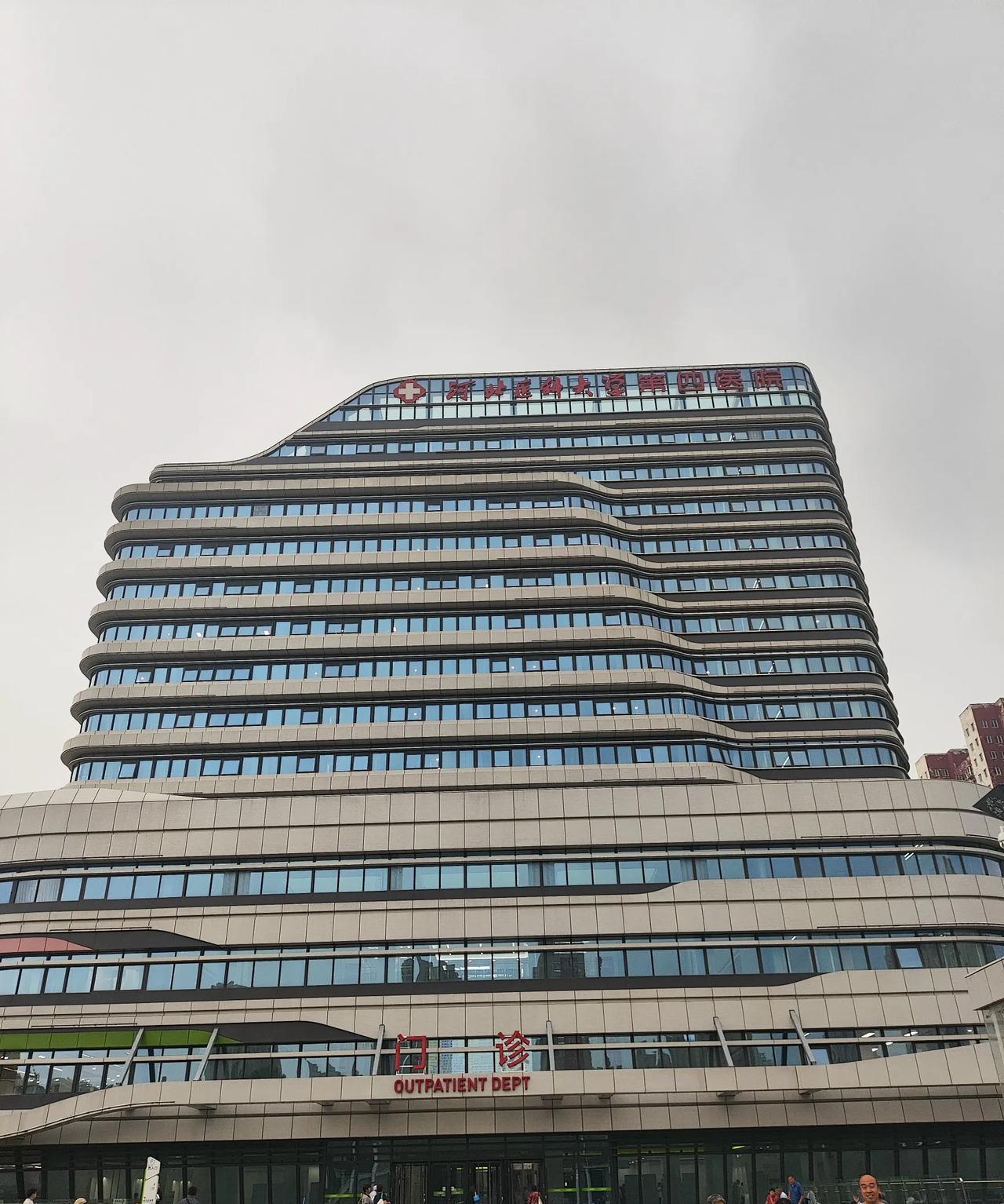 医院越盖越气派