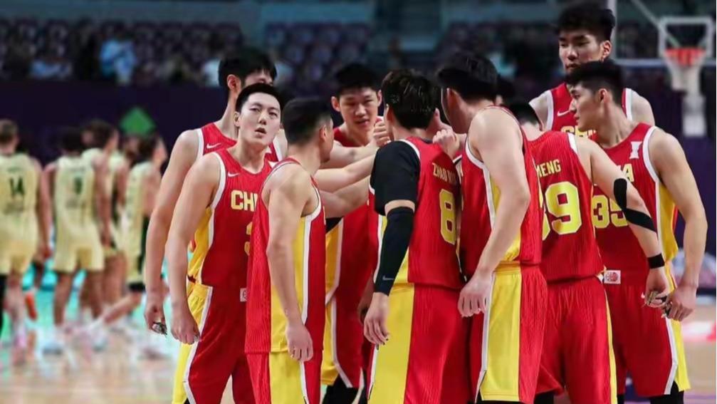 姚明谈中国男篮实话实说，有一件事没想到，日韩澳媒体赞中国男篮