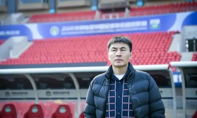 李玮锋谈当时在河南队任职时的一些决策，目前为止他觉得自己做的没有错，然后也对得起