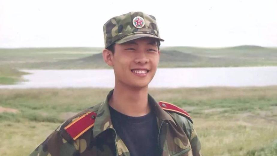 《以法之名》老叔们年轻时照片，是安李光洁嫩出水，杨烁港风范