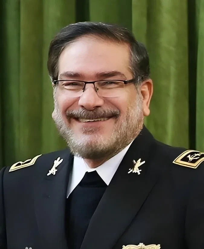 伊朗高官又走了，空袭重伤没救过来











伊朗这回可真炸锅了！就在