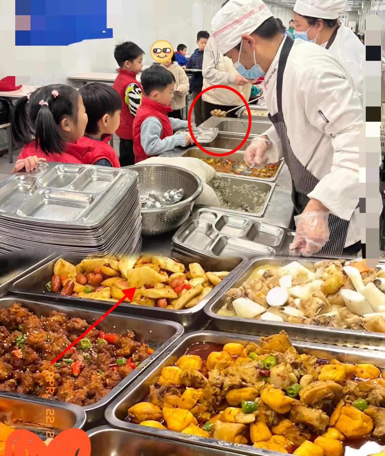 “这校长太聪明了!”

江苏淮安一校长，为让孩子放心吃饭，灵机一动请家长管理