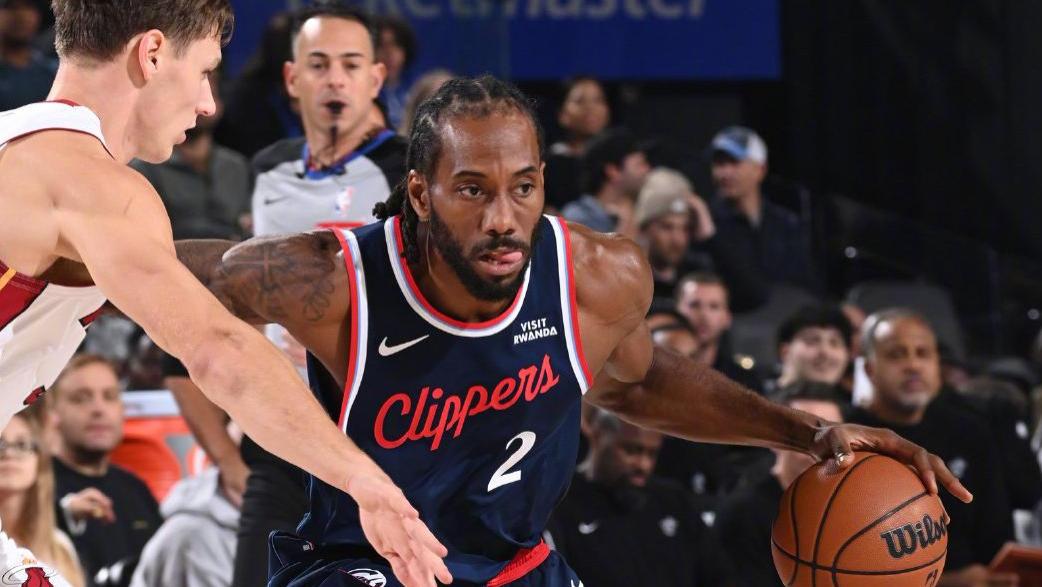 空砍27+4+4！快船输球怪我，伦纳德扭伤还揽责，他仍想出战背靠背