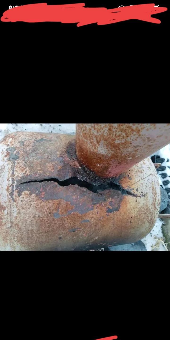 我是一名电焊工一个老板让我让我过来给他焊接一个旧管道，我过来之后看了看管子已经剪
