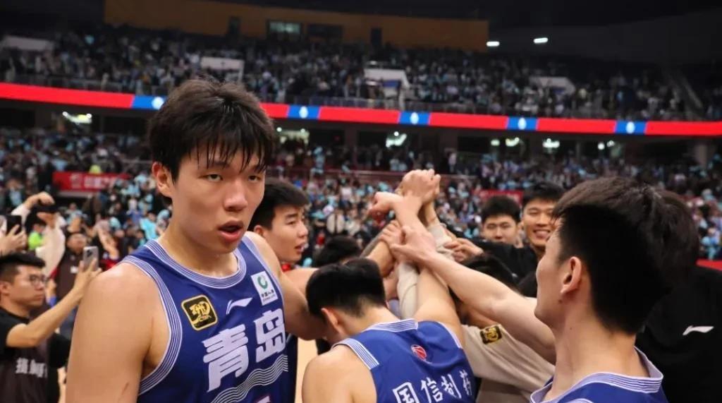 青岛输广厦，遗憾出局！#cba# 
今天青岛和广厦的比赛战斗到了最后一刻，青岛以