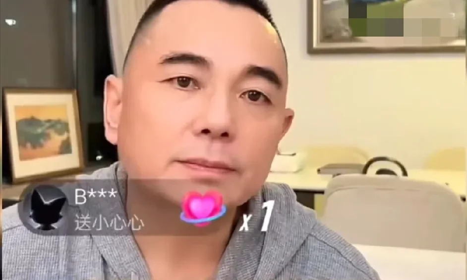 李湘两段婚姻的真相











什么？李湘和前夫们的故事反转了？当年闹