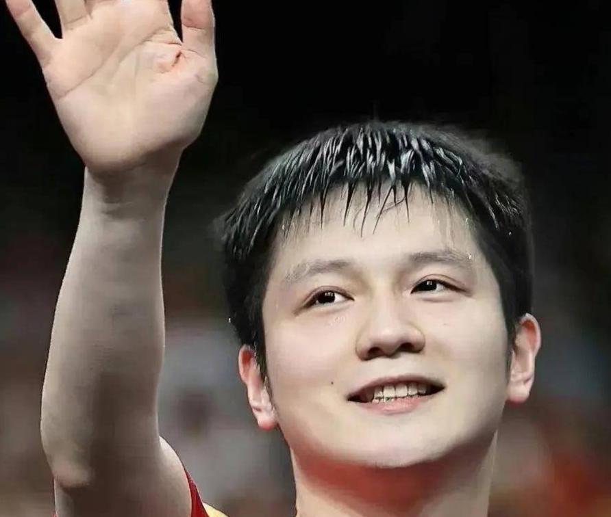 乒坛消息：樊振东结束德国征程，回国备战全运会！
     樊振东，绰号“小胖”、