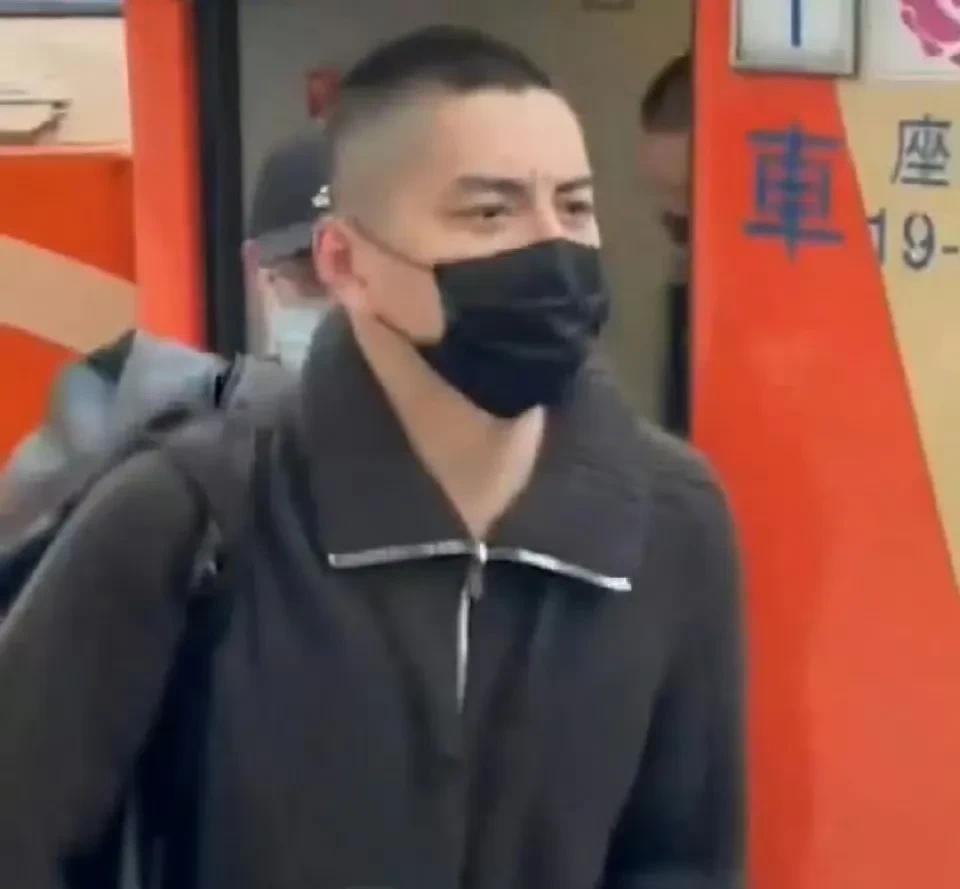 演员王大陆，这下笑不出来了吧！
3月13日，据台媒报道，王大陆涉嫌逃兵役事件，有