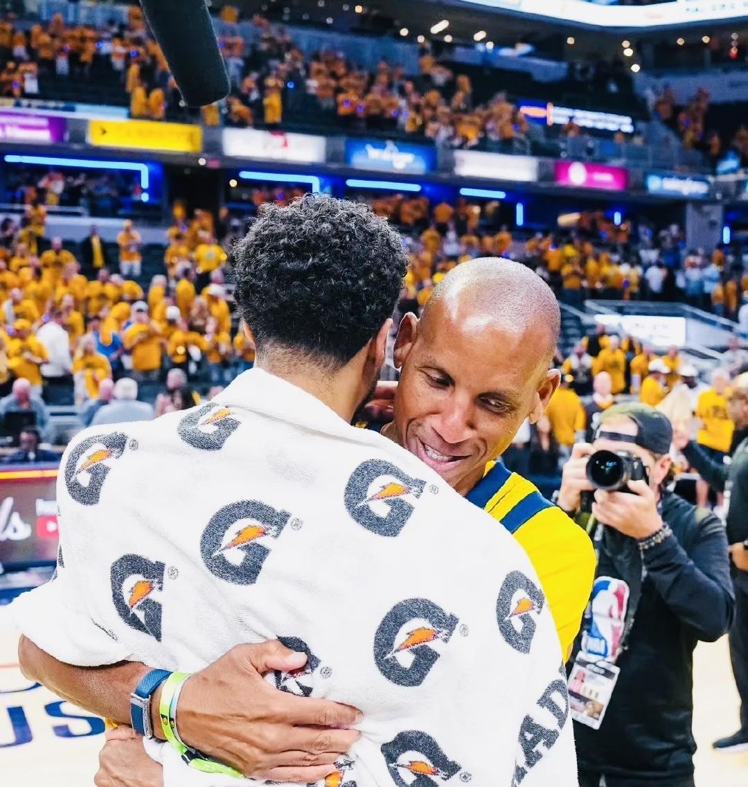 哈利波顿：我一生都梦想着总决赛打抢七大战。
北京时间6月20日，NBA总决赛第六
