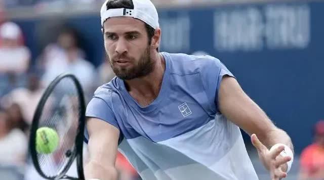 ATP多伦多大师赛刚刚结束了第一场半决赛，赛会头号种子、德国选手兹维列夫，苦战2