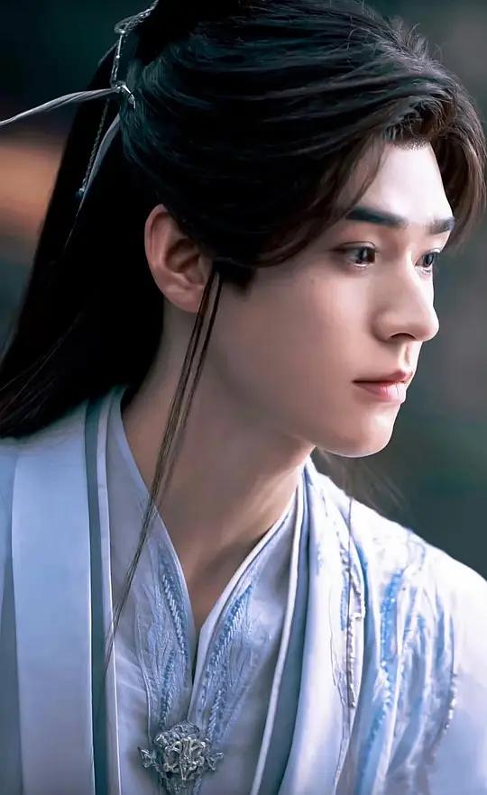    《暗河传》对于一部不糊弄观众的剧，打戏精彩，剧情节奏快且不降智，每一个演职