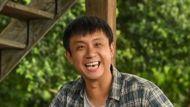 《六姊妹》刘亭作：红二代出身，曾是大学老师，45岁有贤妻乖儿
